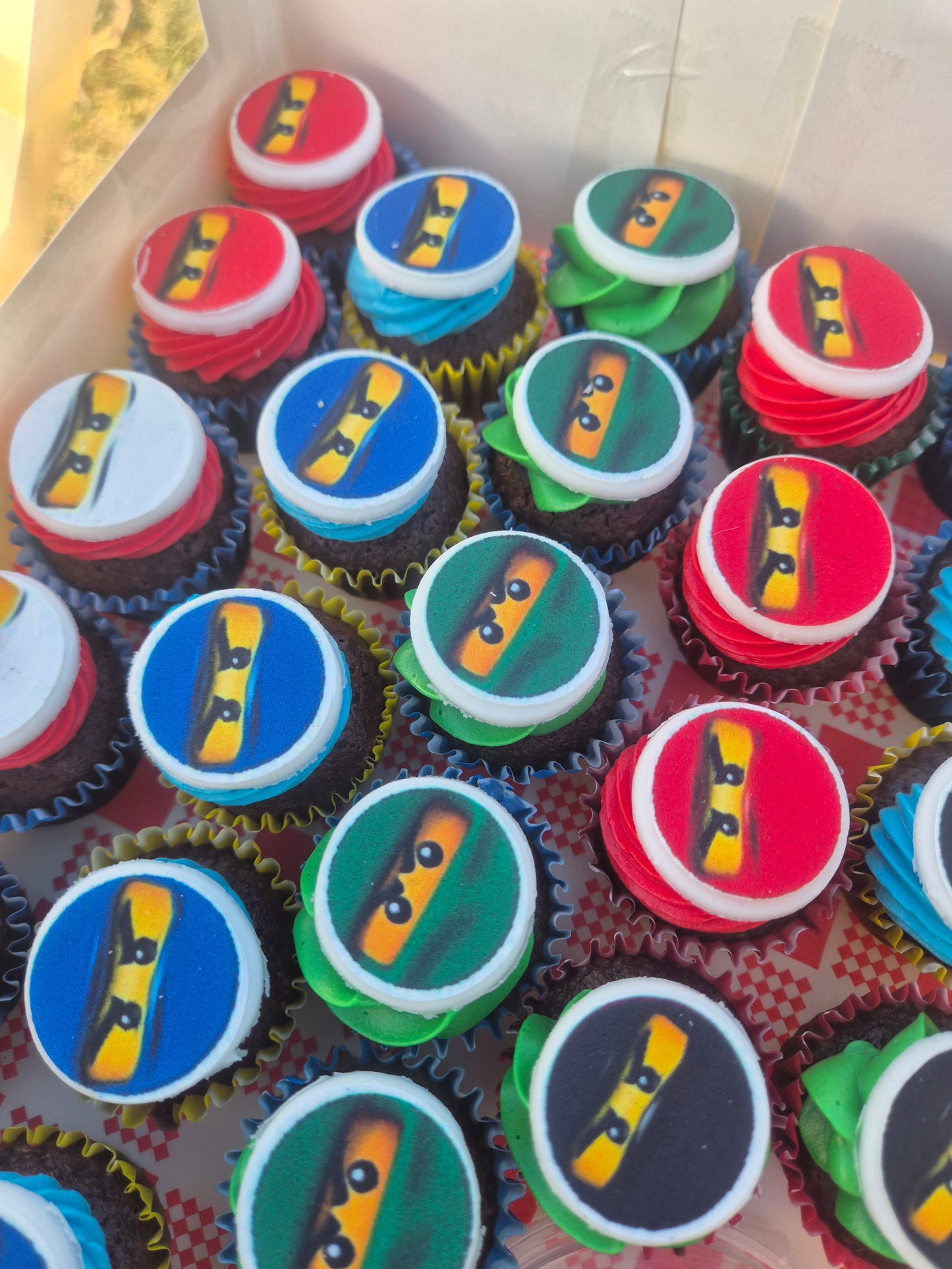 Mini Cupcakes with Toppers - ALLERGY FRIENDLY